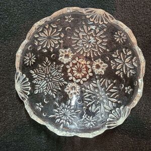 Mikasa Clear Crystal 3 Footed Dish Snowflake Christmas Clear Candy Bow' 960/210